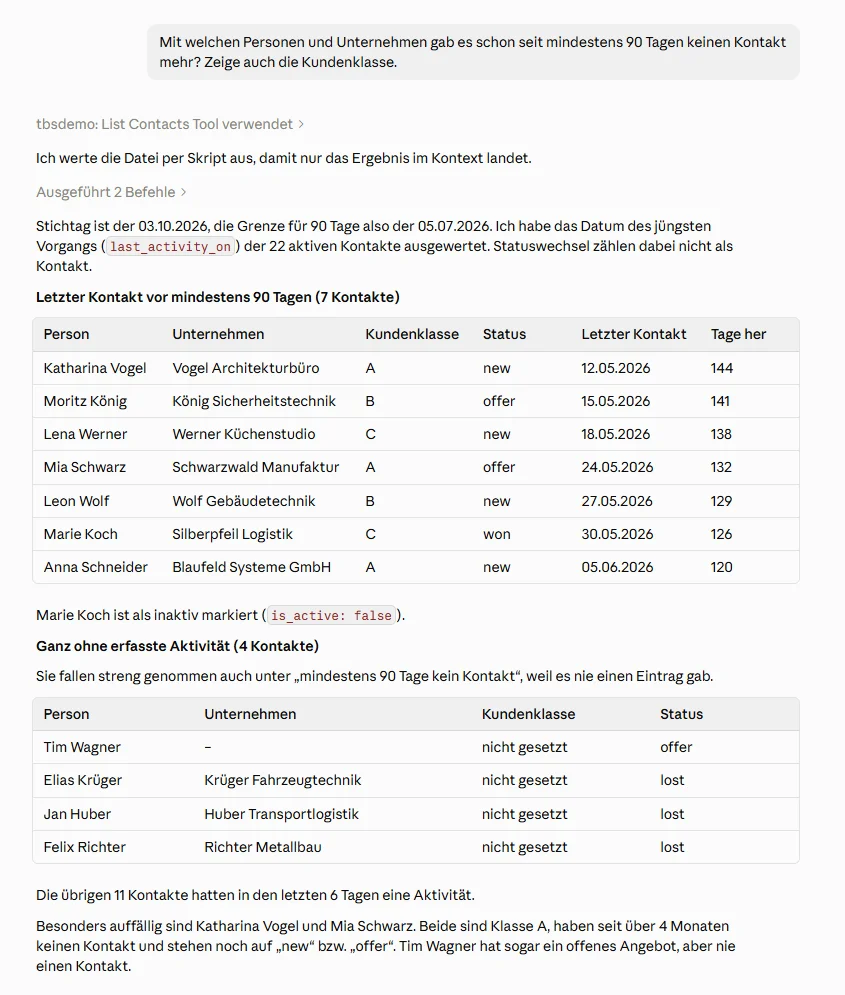 KI-Assistent beantwortet über den MCP-Server eine Frage zu den Kontakten der Demo
